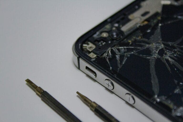 Perché riparare il telefono è il vero life hack del 2026